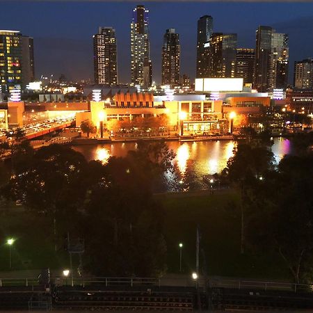 Melbourne River Views Lägenhet Exteriör bild