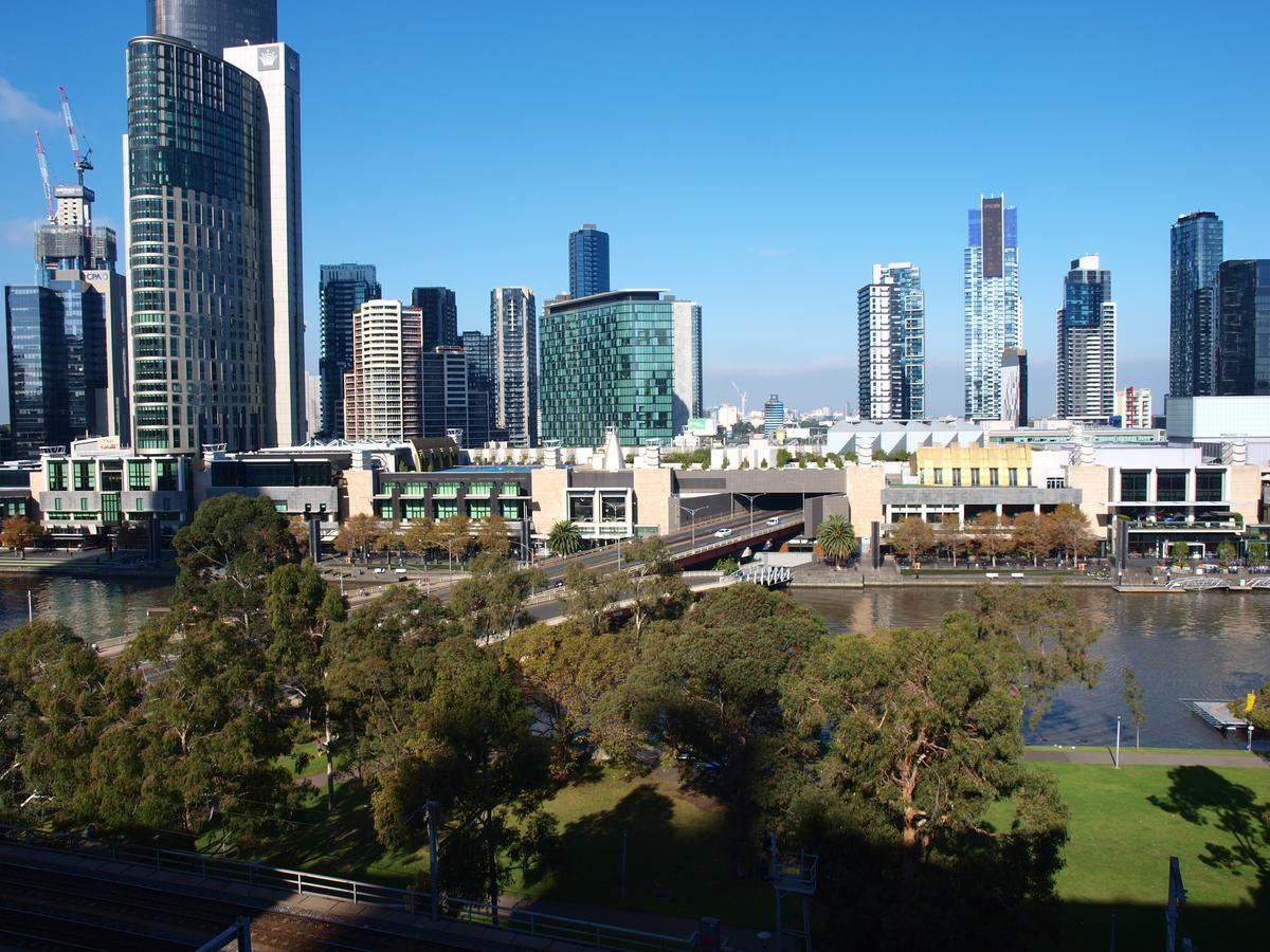 Melbourne River Views Lägenhet Exteriör bild