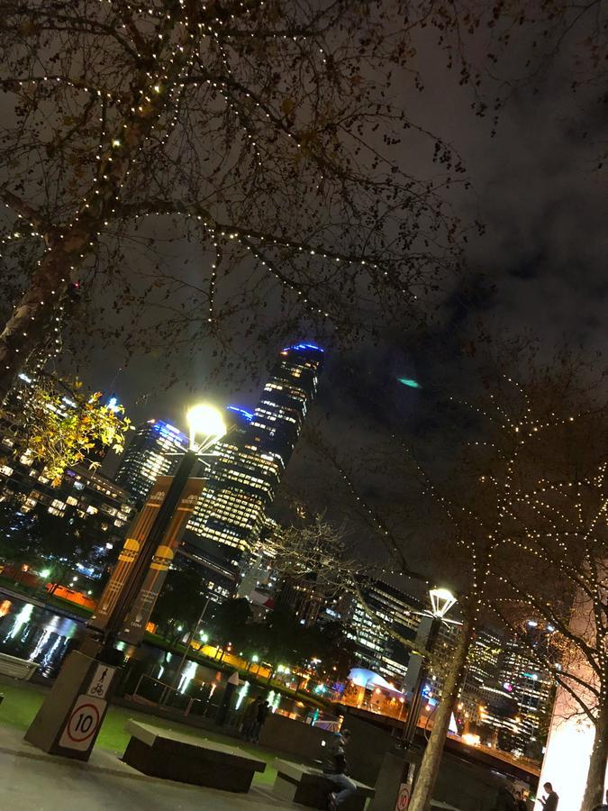 Melbourne River Views Lägenhet Exteriör bild